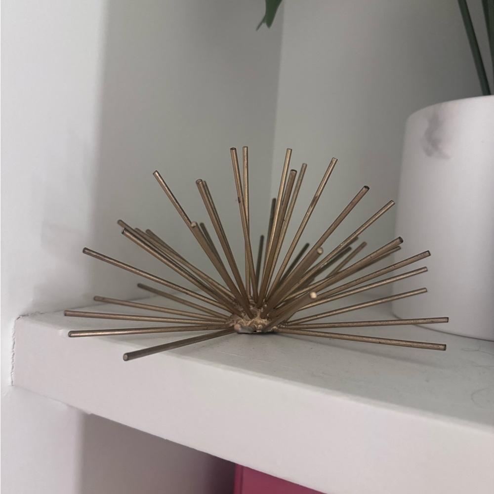 Modern Gold Starburst Decor